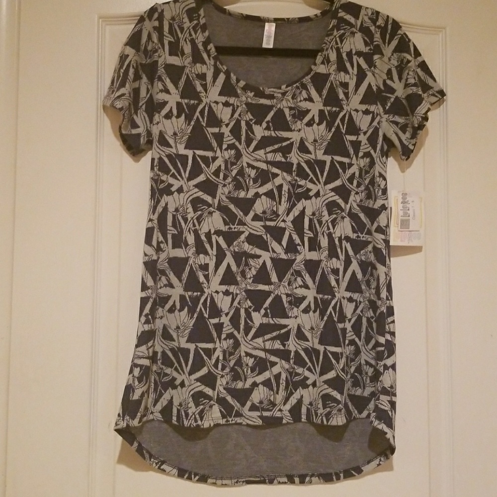 Luluroe Classic Tee Small
